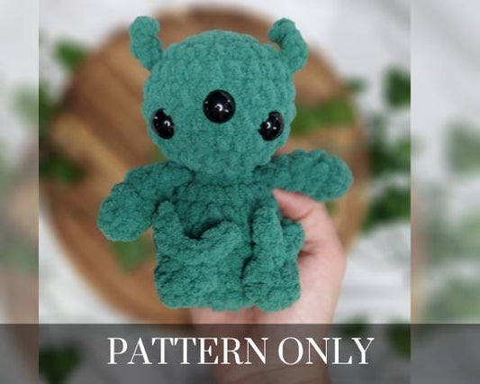 Space Mini: Alien - Crochet PATTERN ONLY DIY